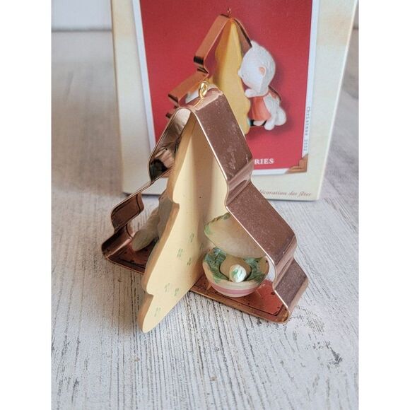 Hallmark 2002 baking memories ornament Xmas - Picture 3 of 9